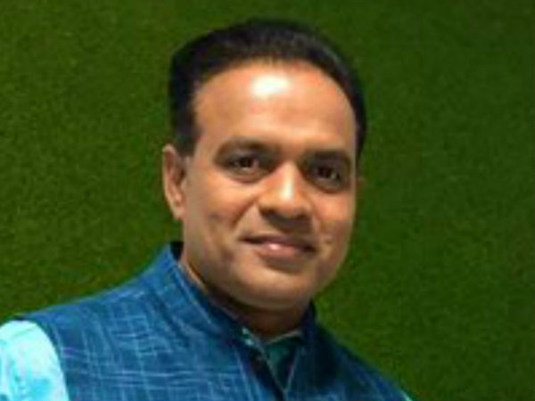 ছোট করে কেরিয়ার