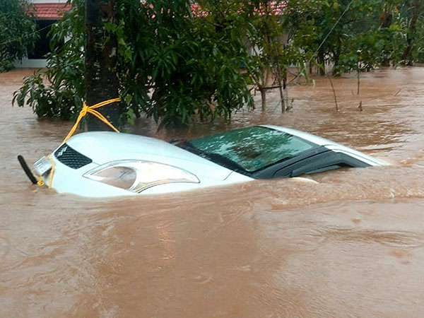 খোঁজ মিলছে না ৩৬ জনের খোঁজ মিলছে না ৩৬ জনের