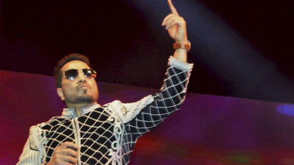 নিষেধাজ্ঞা জারি হল মিকার বিরুদ্ধে! পাকিস্তানে গায়কের কীর্তি ঘিরে ক্ষোভ নিষেধাজ্ঞা জারি হল মিকার বিরুদ্ধে! পাকিস্তানে গায়কের কীর্তি ঘিরে ক্ষোভ