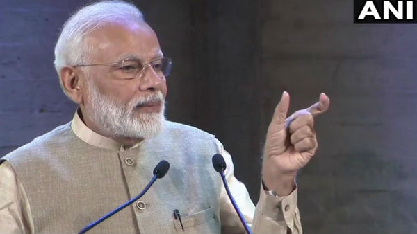  বিদেশ থেকেই পরিবারের সঙ্গে কথা প্রধানমন্ত্রীর