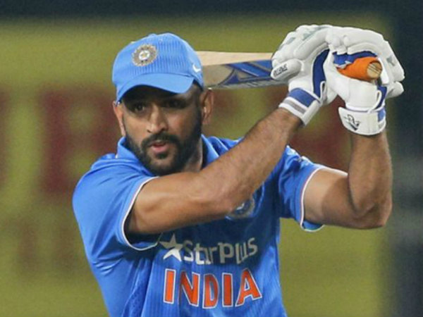 তৃতীয় মহেন্দ্র সিং ধোনি