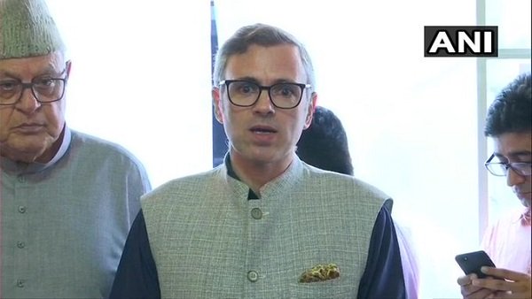 গত বেশ কয়েক মাস বন্দি ছিলেন উপত্যকার রাজনীতিবিদরা গত বেশ কয়েক মাস বন্দি ছিলেন উপত্যকার রাজনীতিবিদরা