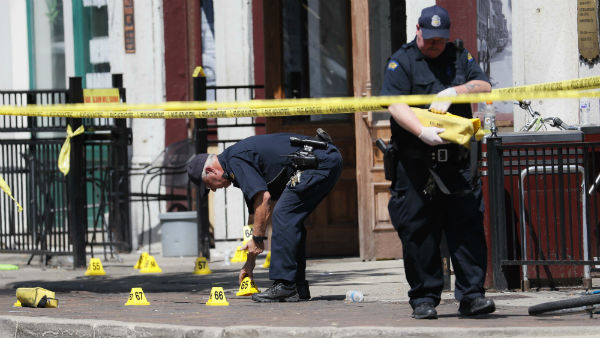 টেক্সাসে বন্দুক বাজের হামলা