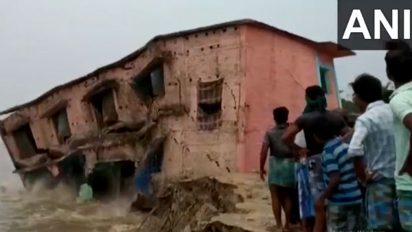 গঙ্গার গ্রাস! গঙ্গার গ্রাস!