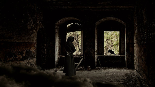 এ বাড়িতে ভূতের উপদ্রব, আগে তো শুনিনি এ বাড়িতে ভূতের উপদ্রব, আগে তো শুনিনি