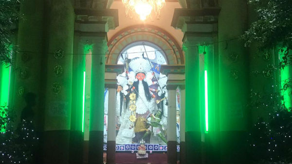 এই বনেদি বাড়ির পুজোয় তিনদিন কুমারী পুজোর রীতি রয়েছে 