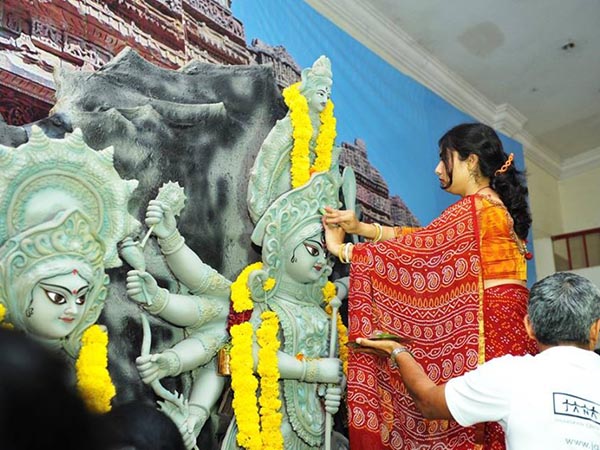 একাধিক চমক নিয়ে হাজির 'সারথী' 