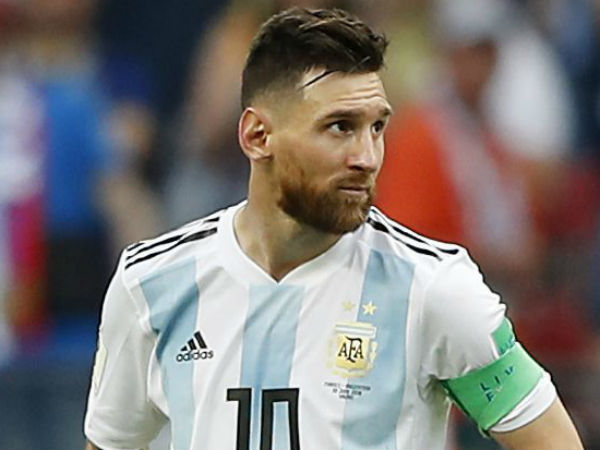 মেসির থেকে এগিয়ে থাকতে চান মেসির থেকে এগিয়ে থাকতে চান