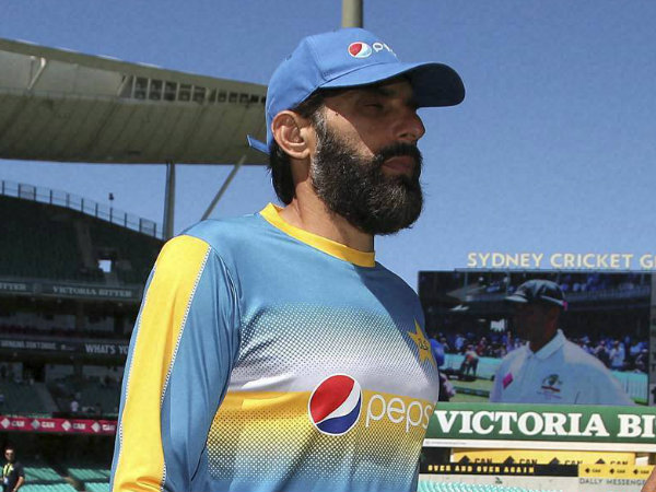 মিসবাই কোচ কাম নির্বাচক