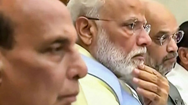 এগোচ্ছে মোদী সরকার এগোচ্ছে মোদী সরকার