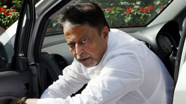 মুকুল ছুটেছেন দিল্লিতে