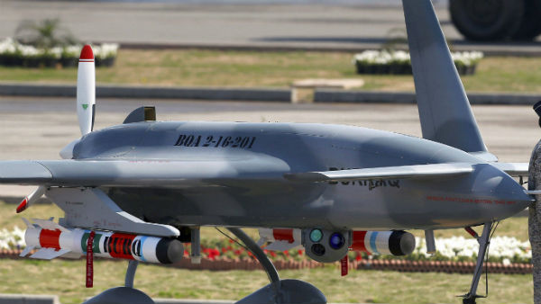  আকাশপথে অস্ত্রবর্ষণ 