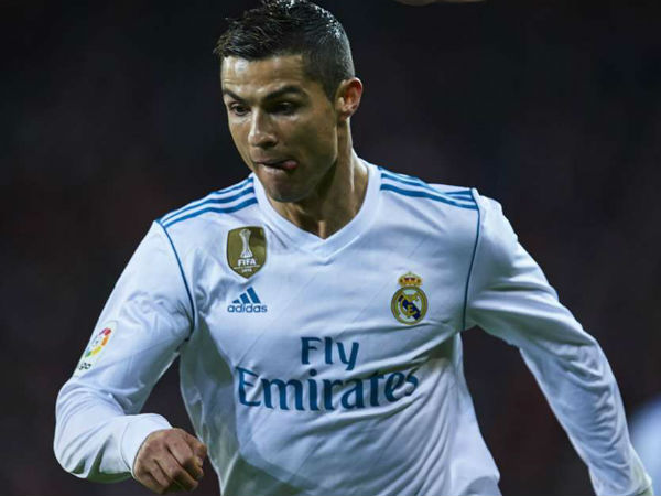 রেকর্ড তাঁকে অনুসরণ করে রেকর্ড তাঁকে অনুসরণ করে