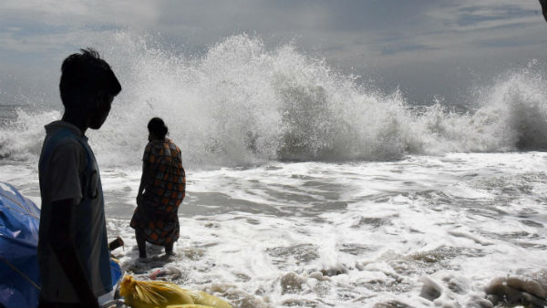 সেজে উঠেছে সৈকত নগরী