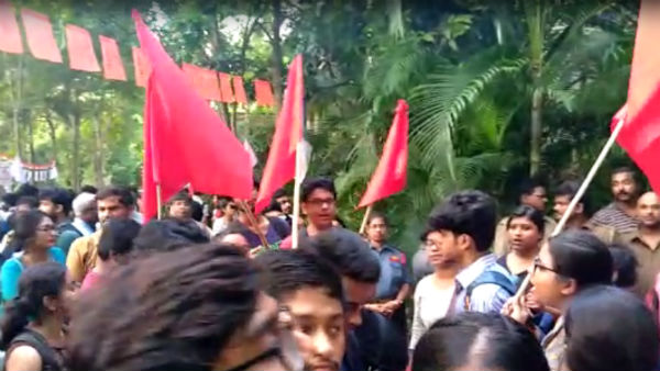 উপাচার্যকে নিগ্রহের অভিযোগ