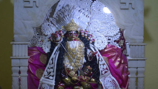 পুকুর খননের সময় উদ্ধার মায়ের মূর্তি পুকুর খননের সময় উদ্ধার মায়ের মূর্তি