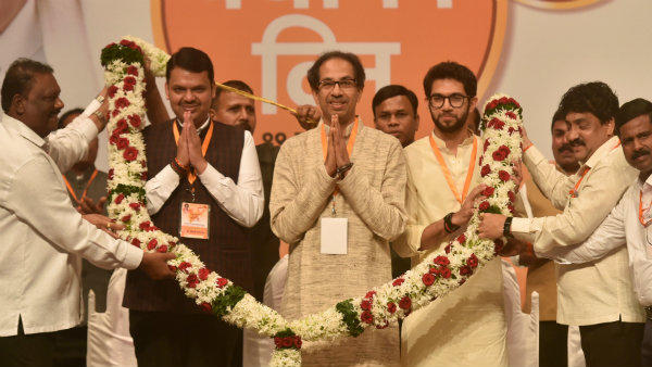 দুই দল একসঙ্গে ভোট ময়দানে
