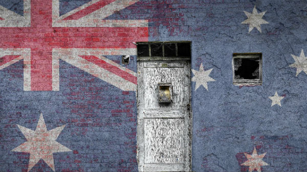 প্রতিবাদের মাঝেও অনড় সরকার প্রতিবাদের মাঝেও অনড় সরকার