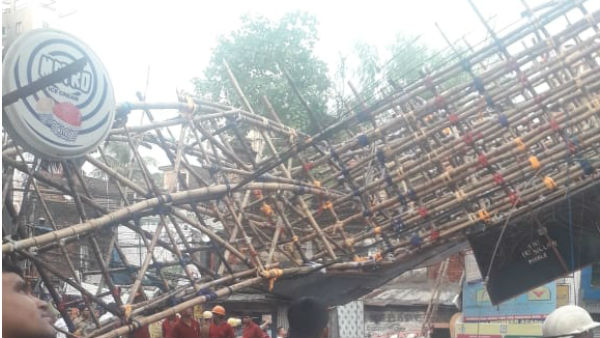 তাল কাটল অষ্টমীতে, প্রবল ঝড়ে দুর্গাপুজোর কলকাতায় ভেঙে পড়ল আলোর তোরণ তাল কাটল অষ্টমীতে, প্রবল ঝড়ে দুর্গাপুজোর কলকাতায় ভেঙে পড়ল আলোর তোরণ