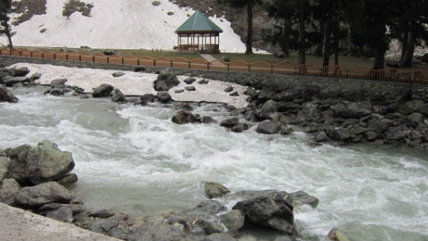 যাত্রাপথে