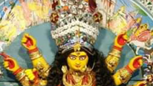 আগে ঠাকুর দালানেই মূর্তি তৈরি হত