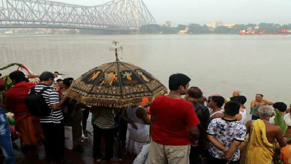 মৃন্ময়ী থেকে চিন্ময়ী উমা মৃন্ময়ী থেকে চিন্ময়ী উমা