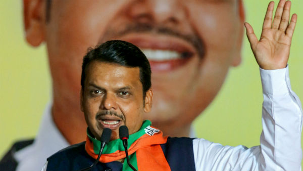 মনোনয়নের হলফনামায় সত্যি গোপন ফড়নবীশের মনোনয়নের হলফনামায় সত্যি গোপন ফড়নবীশের