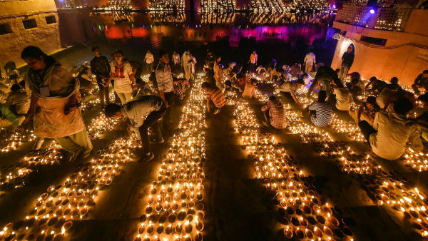 এ বছর অযোধ্যায় জ্বলবে ৫.৫১ লক্ষ প্রদীপ এ বছর অযোধ্যায় জ্বলবে ৫.৫১ লক্ষ প্রদীপ