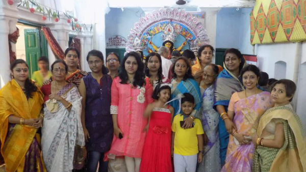  পারিবারিক গানে উমাকে বিদায়