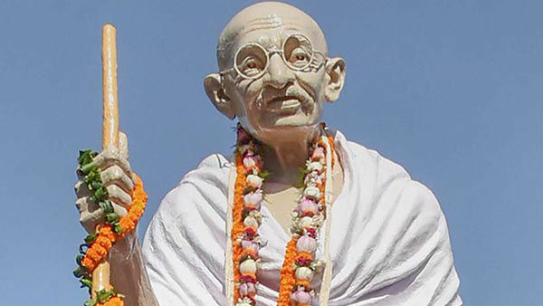 অগ্নিগর্ভ ভারতে জন্মদিনের খুশি পালন করতে চাননি মহাত্মা? অগ্নিগর্ভ ভারতে জন্মদিনের খুশি পালন করতে চাননি মহাত্মা?