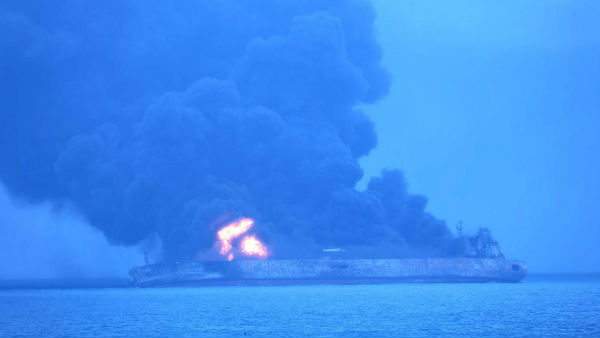 ইরানের তেলের ট্যাঙ্কারে বিস্ফোরণ, সন্দেহের তির সৌদি আরবের দিকে ইরানের তেলের ট্যাঙ্কারে বিস্ফোরণ, সন্দেহের তির সৌদি আরবের দিকে