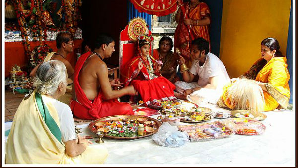 আট বাড়ির প্রতিমার আঙ্গিকগত পার্থক্য ও রীতি আট বাড়ির প্রতিমার আঙ্গিকগত পার্থক্য ও রীতি