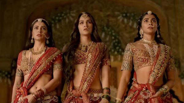  চিত্রনাট্য