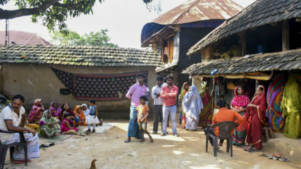 ঘরে একসঙ্গে থাকলেও জঙ্গি হামলার সময়ে ছিল না টিপু ঘরে একসঙ্গে থাকলেও জঙ্গি হামলার সময়ে ছিল না টিপু