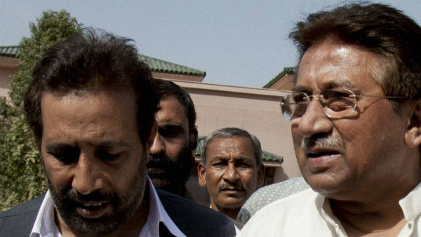 বর্তমানে দুবাইয়ে রয়েছেন মুশারফ