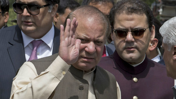 বিরোধীদের বিক্ষোভ প্রদর্শন বিরোধীদের বিক্ষোভ প্রদর্শন