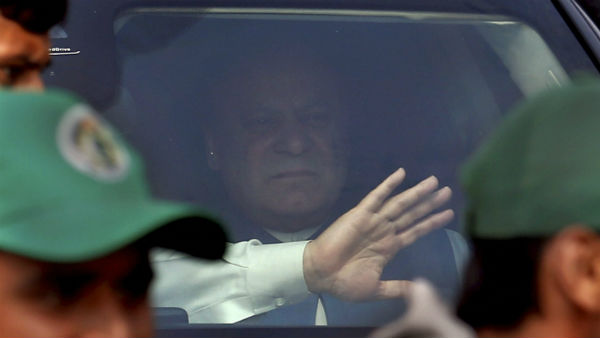 হুসেইন নওয়াজের টুইট