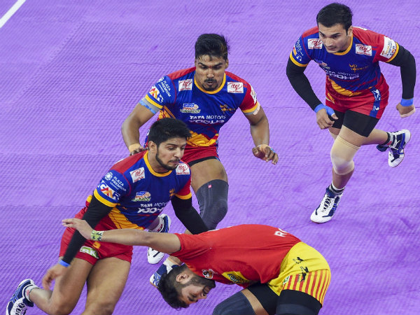 প্রো কবাডি লিগে জয় পেল ইউপি যোদ্ধা ও পাটনা পাইরেটস প্রো কবাডি লিগে জয় পেল ইউপি যোদ্ধা ও পাটনা পাইরেটস