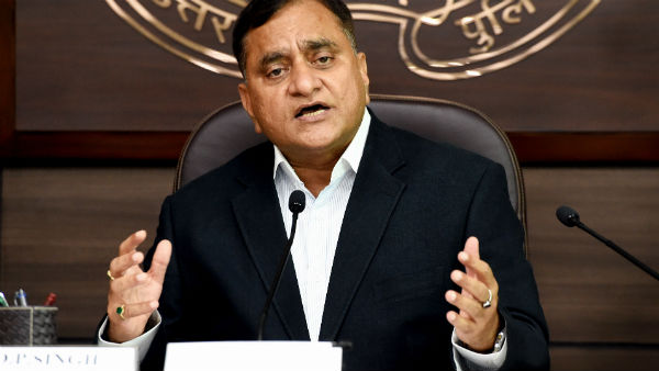 আততায়ীদের হাতে থাকা মিষ্টির বাক্স গুজরাটের আততায়ীদের হাতে থাকা মিষ্টির বাক্স গুজরাটের