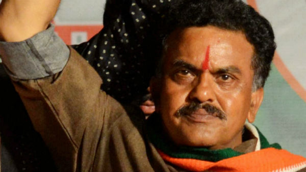 দল ছাড়তেও বাধ্য হবেন, হুঁশিয়ারি নিরূপমের 