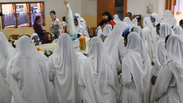 ফ্র্যাঙ্কো মুনাক্কালের বিরুদ্ধে প্রতিবাদ করায় বরখাস্ত