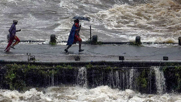 আরও ২৪ ঘণ্টা বৃষ্টি চলবে আরও ২৪ ঘণ্টা বৃষ্টি চলবে