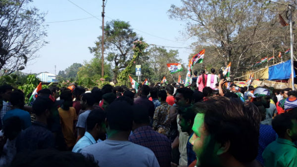 কোন জাদুবলে সম্ভব হল কোন জাদুবলে সম্ভব হল