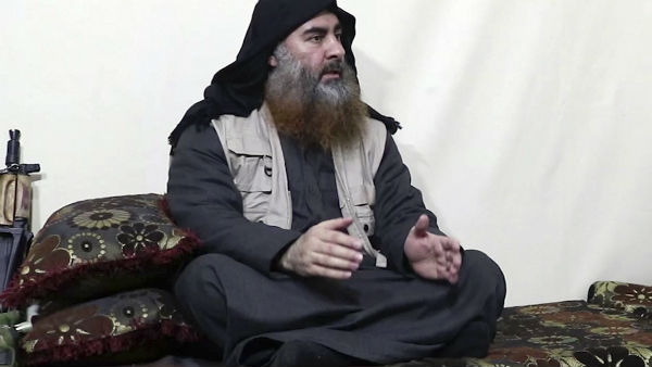 শত্রুপক্ষের হাতে ধরা পড়ার ভয়ে মেষপালকের ভেক ধরে ঘুরে বেড়াত বাগদাদি শত্রুপক্ষের হাতে ধরা পড়ার ভয়ে মেষপালকের ভেক ধরে ঘুরে বেড়াত বাগদাদি