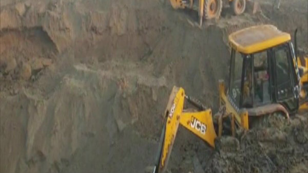 তামিলনাড়ুর পর হরিয়ানা, ফের কুয়োর পড়ল পাঁচ বছরের শিশু, শুরু উদ্ধারকাজ তামিলনাড়ুর পর হরিয়ানা, ফের কুয়োর পড়ল পাঁচ বছরের শিশু, শুরু উদ্ধারকাজ