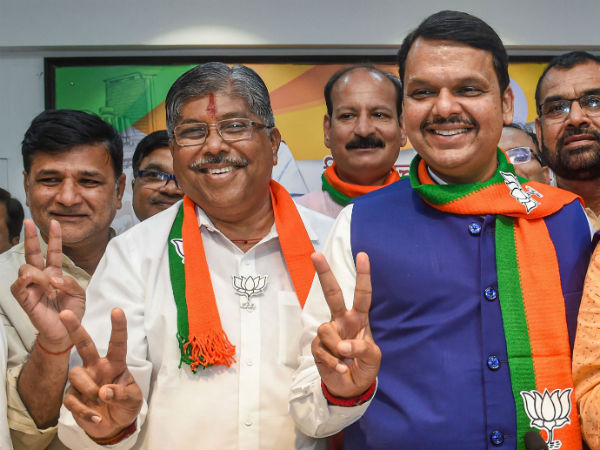 ২৫ সেনা বিধায়ক যোগোযোগ রেখেছেন বিজেপি-র সঙ্গে 