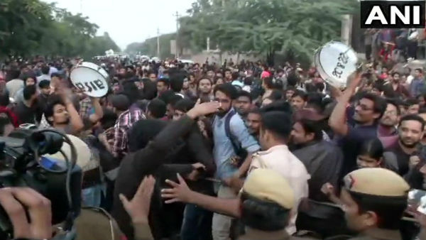 সারা দেশে বিক্ষোভ