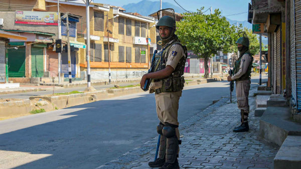 পাঁচ হাজারের বেশি নেতা কর্মী বন্দী উপত্যকায়