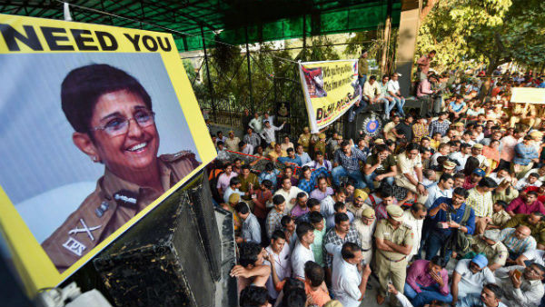 সংঘর্ষের বিরোধিতায় দিল্লি পুলিশের বিক্ষোভ প্রদর্শন