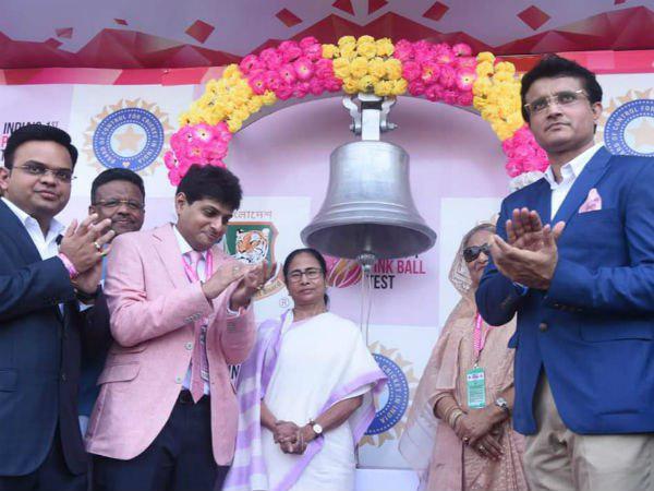হাসিনা-মমতা বাজালেন ঘণ্টা, সেনার ব্যান্ডে ইডেনে শুরু গোলাপি বলের যজ্ঞ